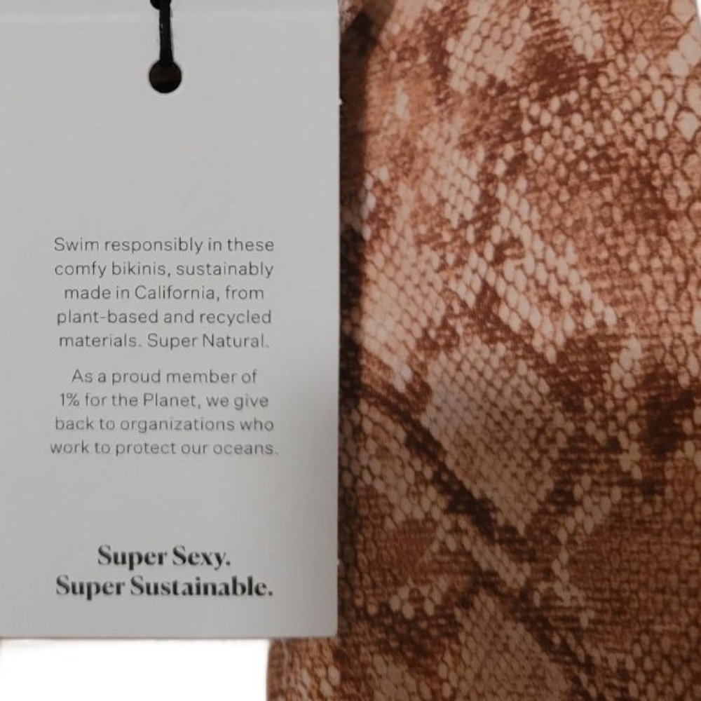 NWT Vitamin A Remy Rashguard Top Sz Small in Sand- MSRP $160 - Picture 5 of 5